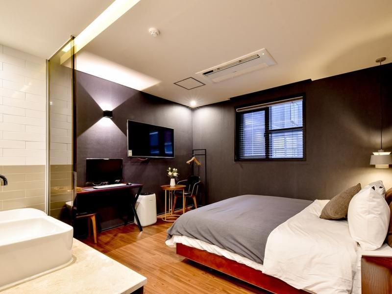 Brown Dot Yangjeong Hotel Busan Exterior foto