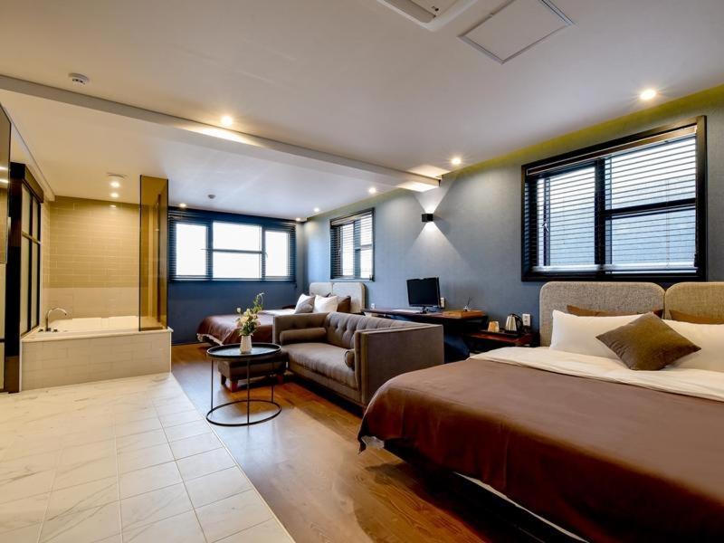 Brown Dot Yangjeong Hotel Busan Exterior foto